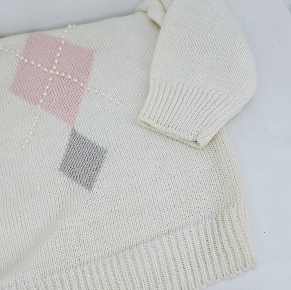 Vintage V-Neck Argyle Cardigan Sweater in Off White and Pink Size Medium - Picture 5 of 10